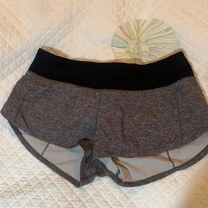 Lululemon Speed up high rise lines short 2.5” size 6